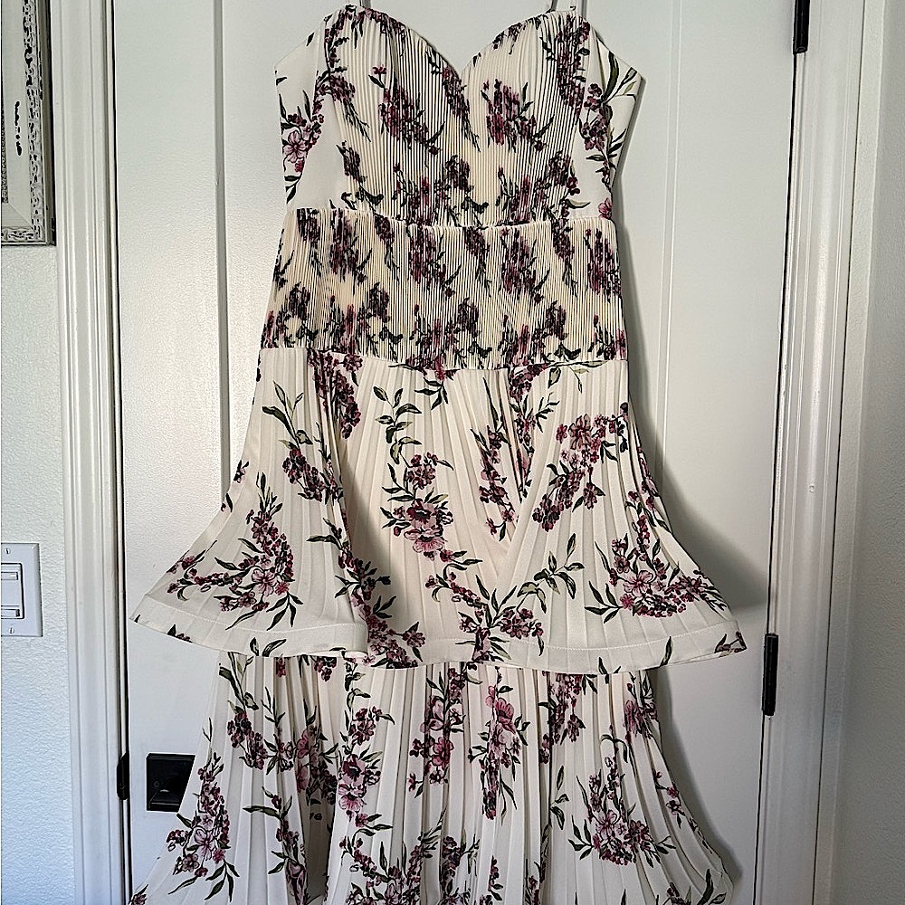 BCBGMaxAzria White and Purple Ruched Sweetheart Sundress